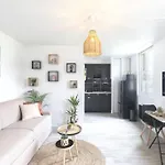 L'authentique *studio *parking Prive* *wifi*calme Apartment